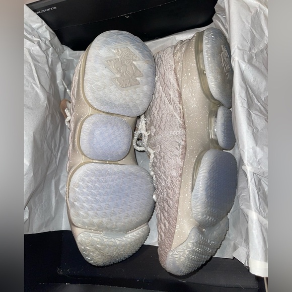 LeBron XV \